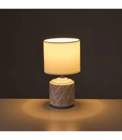 Lampe à Poser Ronde Céramique Blanche Feuillage 15x15x28cm -Produits Menagers Boutique lampe a poser ronde ceramique blanche feuillage 15x15x28cm 1