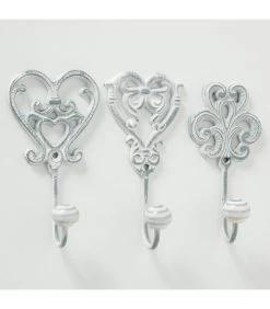 Set De 3 Patères Vieillies En Métal Blanc Et Gris Et Céramique 11 Set De 3 Patères Vieillies En Métal Blanc Et Gris Et Céramique -Produits Menagers Boutique set de 3 pateres vieillies en metal blanc et gris et ceramique 4