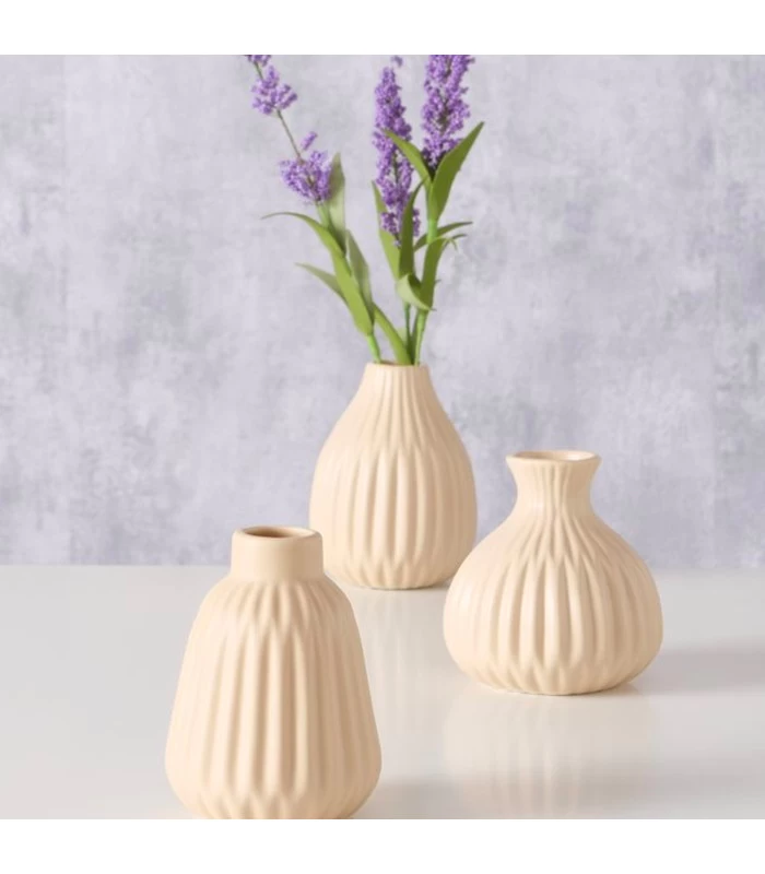 Set De 3 Petits Vases Design En Porcelaine Beige 4 Set De 3 Petits Vases Design En Porcelaine Beige – Image 2
