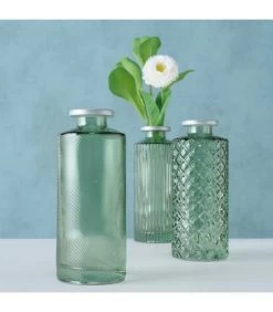 Set De 3 Vases Soliflores En Verre Taillé Vert Et Argenté 5x5x13cm -Produits Menagers Boutique set de 3 vases soliflores en verre taille vert 5x5x13cm 2